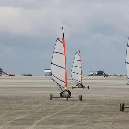 With Ship Mast F2 Vakantiehuis