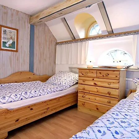 Vakantiehuis With Ship Mast F2 *